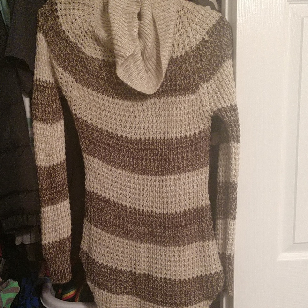 Long sleeve sweater